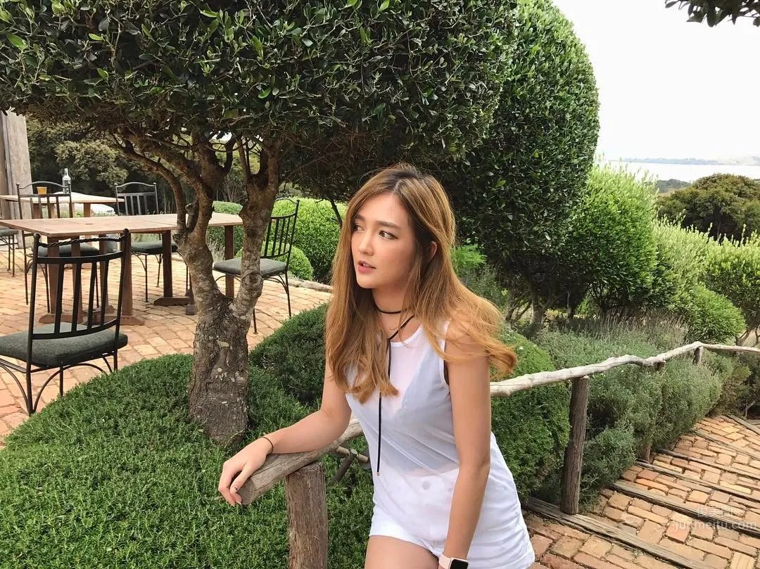 Thai Beauty Rossarin Sweet and Lovely, Super Hot Bikini Sparks Imagination photo 4