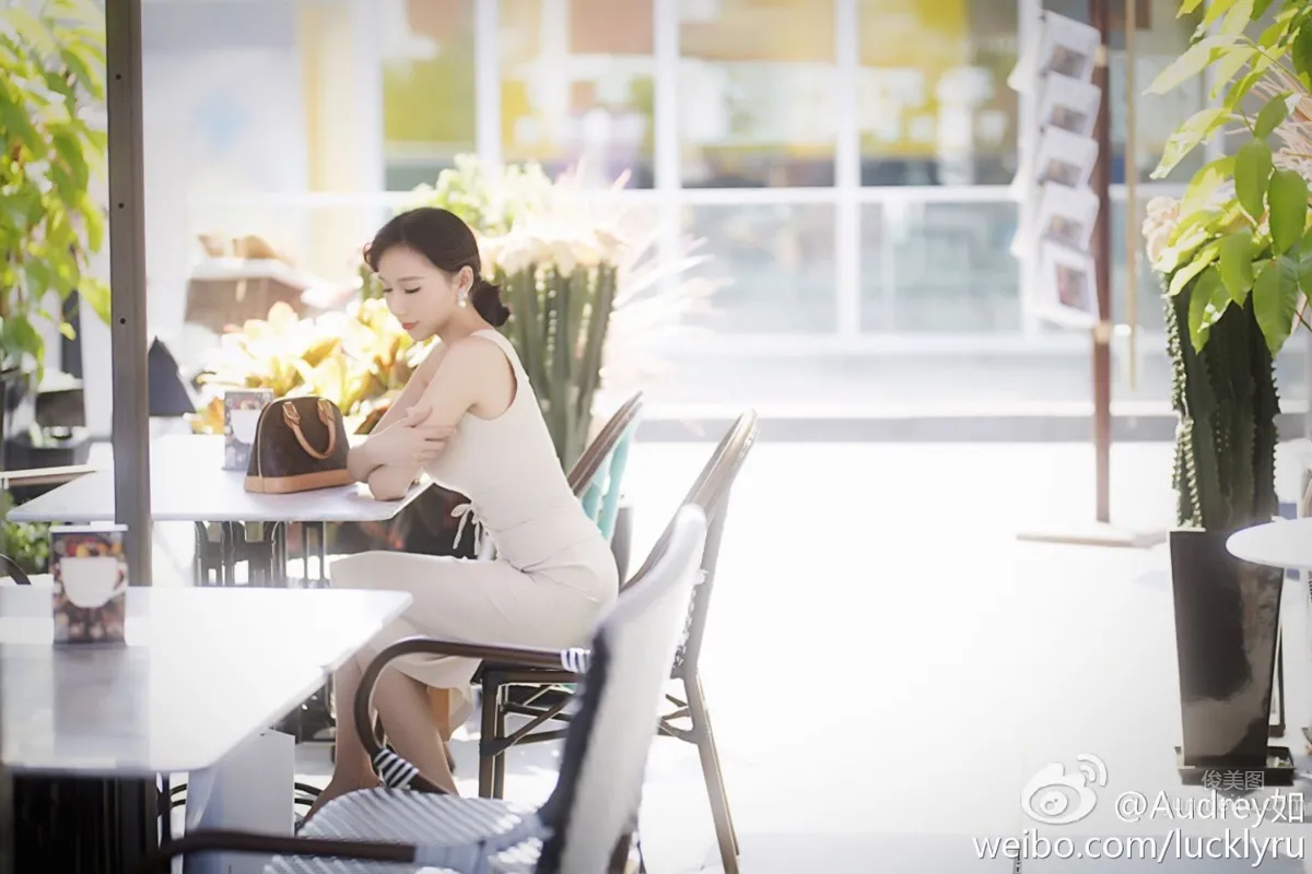 Elegant Beauty Audrey Ru, Fresh Street Snap and Beautiful Home photo 23