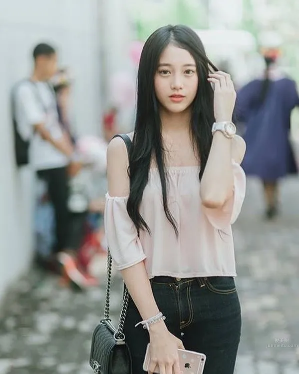 清纯美女Pimploy Chitranapawong唯美写真_7