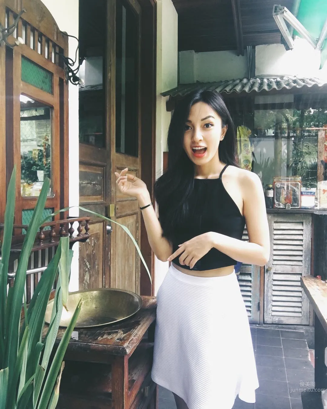 Vietnamese Mature Woman Jessie Luong: A Beauty with Off-the-Charts Cool Elegance photo 15