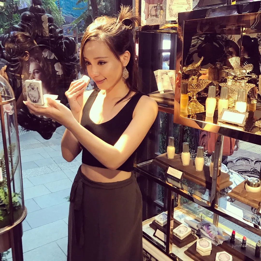 Australian Returnee Beauty Angela Ng, Youthful and Radiant with Infinite Vitality photo 16