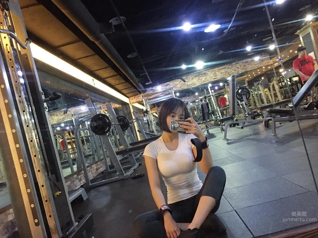 Korean Fitness Beauty Kang Su Stuns the Whole Gym the Moment She Appears photo 38