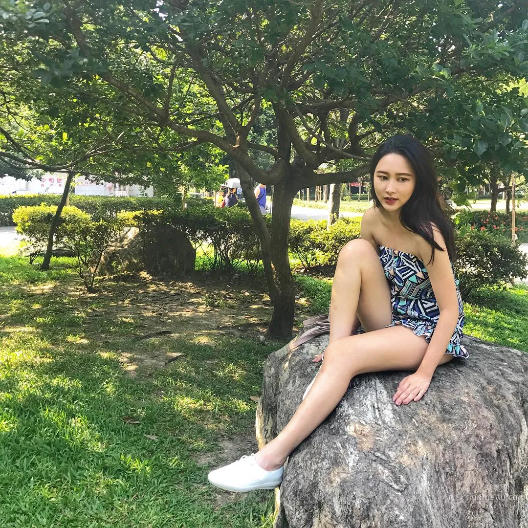 Chinese-Vietnamese Mixed-Race Beauty Gu Tingxuan, Back, Breasts and Legs, the Three Peaks photo 21