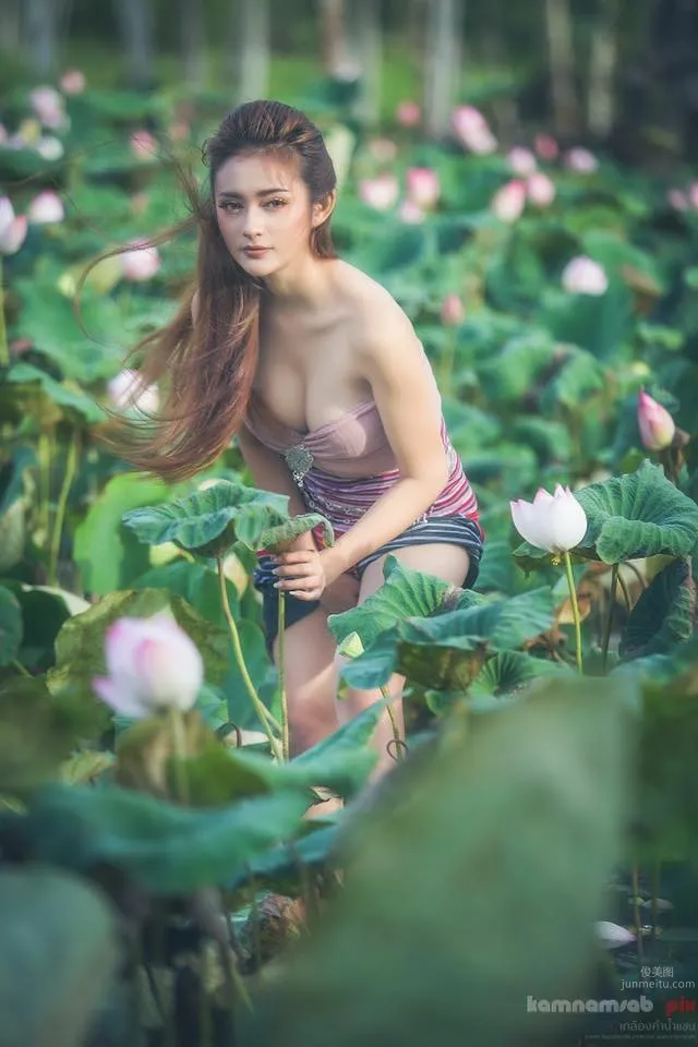 深邃美女Tanyaporn Heebkaew 田間地頭香車美女寫真 29