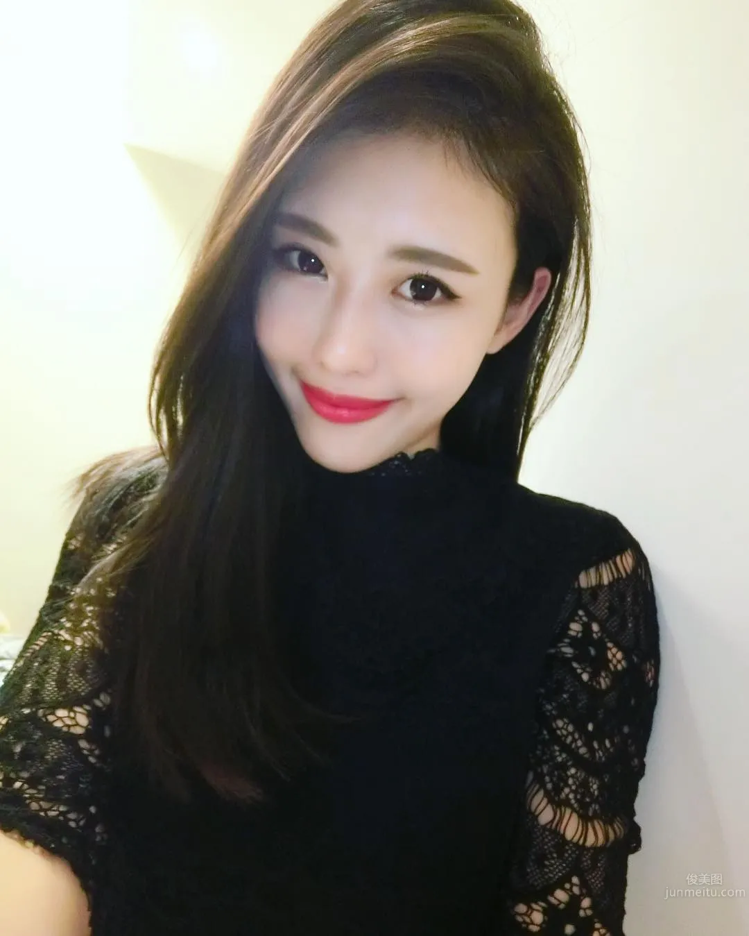 护理系校花Hannah Chin 转型空姐俏丽私房照_1