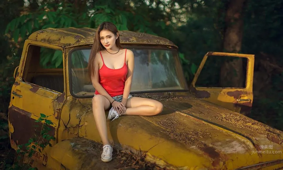 深邃美女Tanyaporn Heebkaew 田間地頭香車美女寫真 8