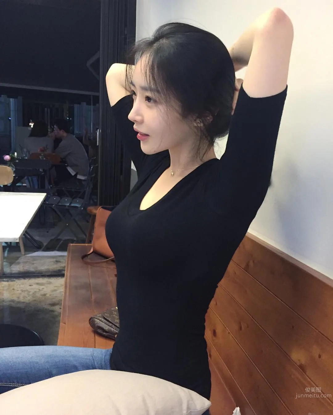 Korean Fitness Beauty Kang Su Stuns the Whole Gym the Moment She Appears photo 14