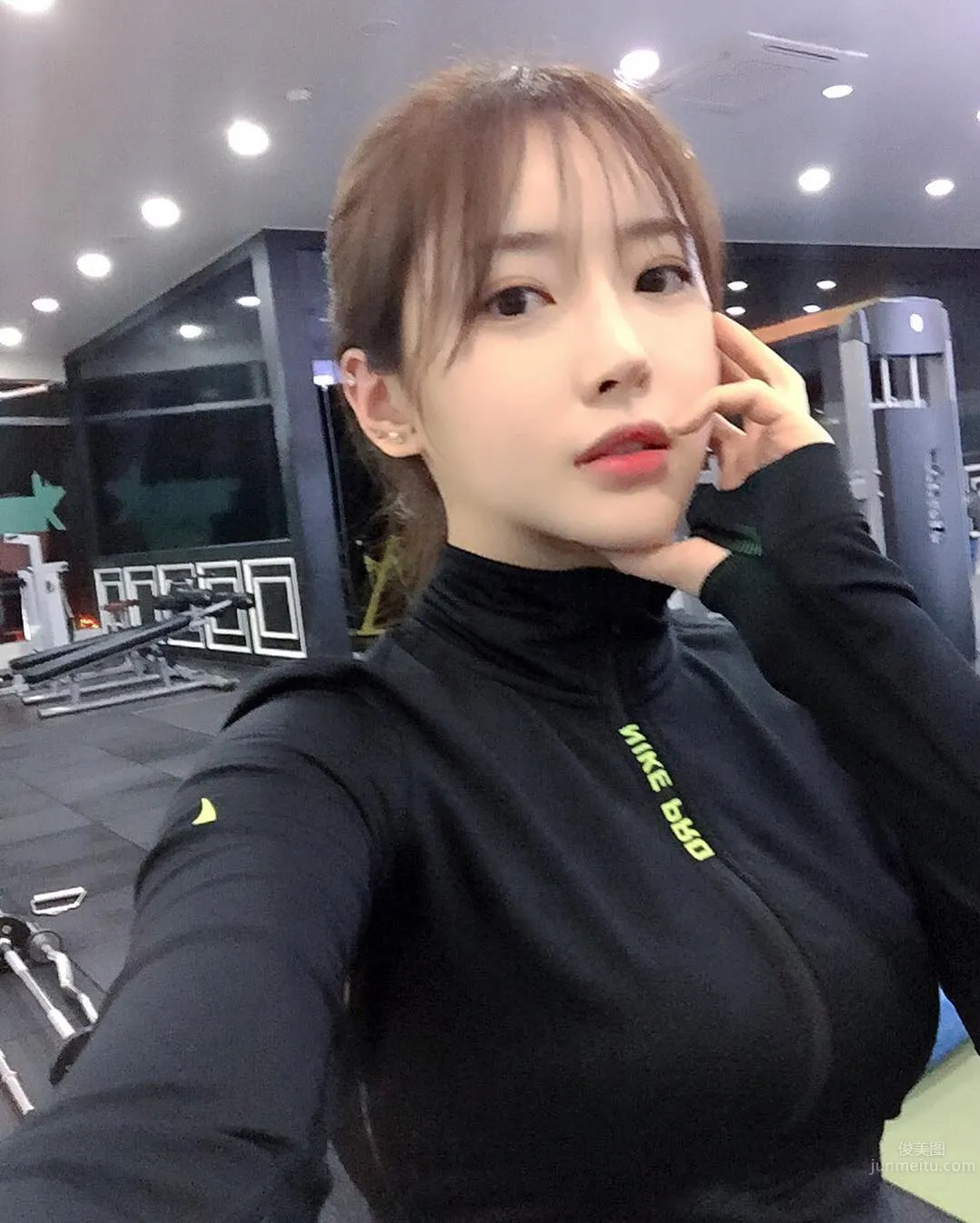 Korean Fitness Beauty Kang Su Stuns the Whole Gym the Moment She Appears photo 15