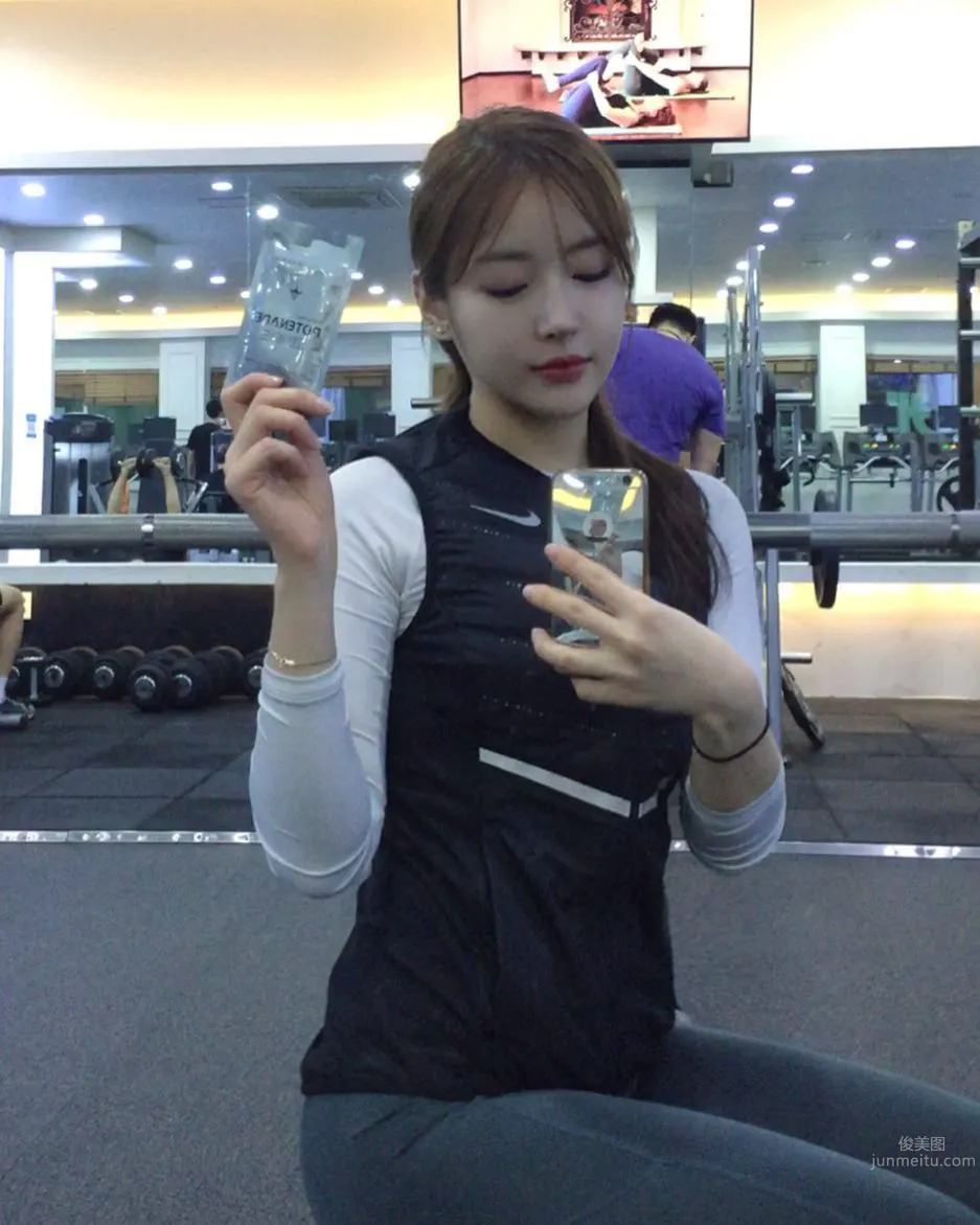 Korean Fitness Beauty Kang Su Stuns the Whole Gym the Moment She Appears photo 13