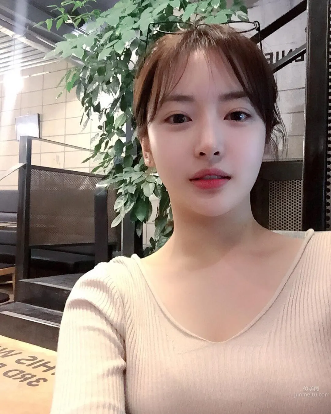 Korean Fitness Beauty Kang Su Stuns the Whole Gym the Moment She Appears photo 17