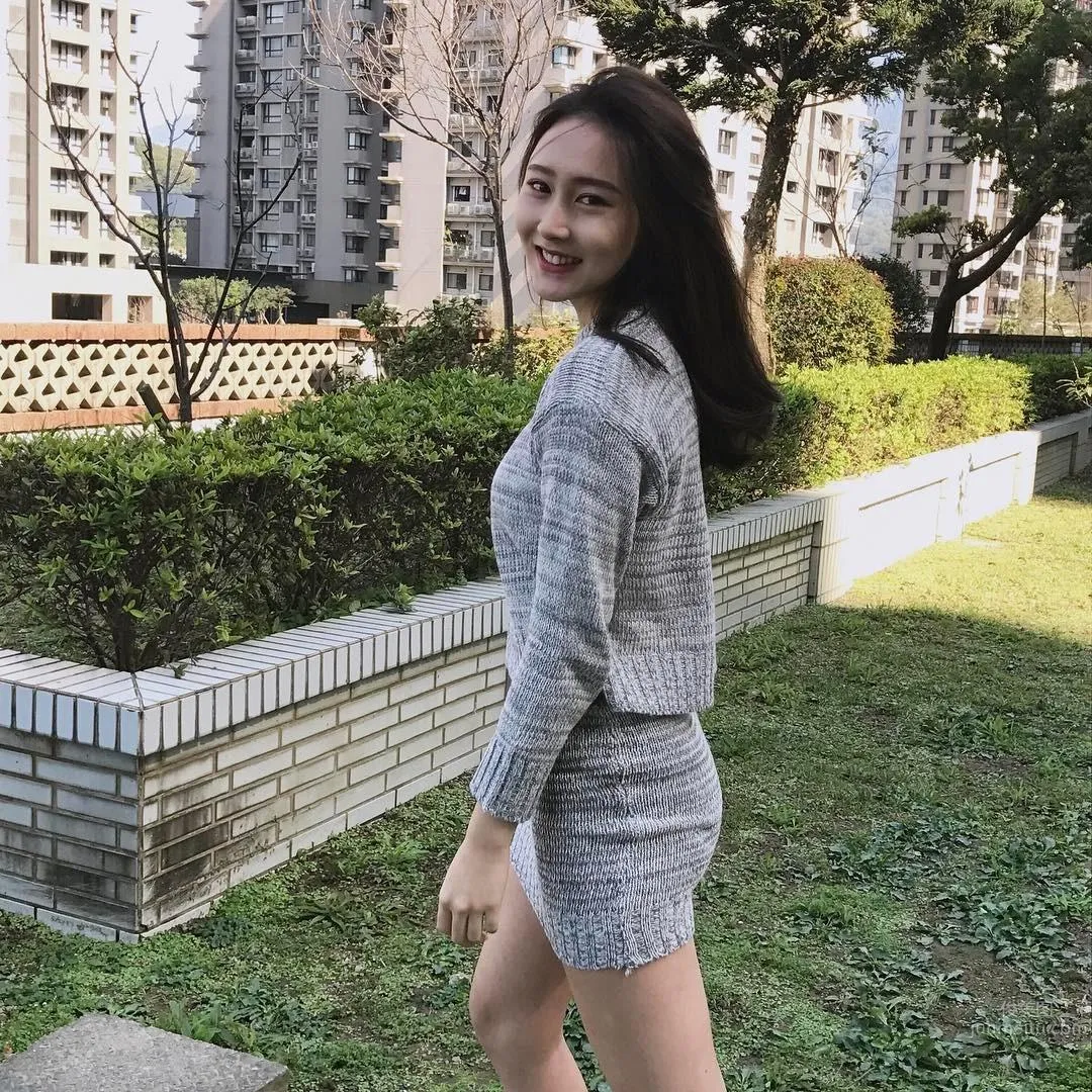 Chinese-Vietnamese Mixed-Race Beauty Gu Tingxuan, Back, Breasts and Legs, the Three Peaks photo 7