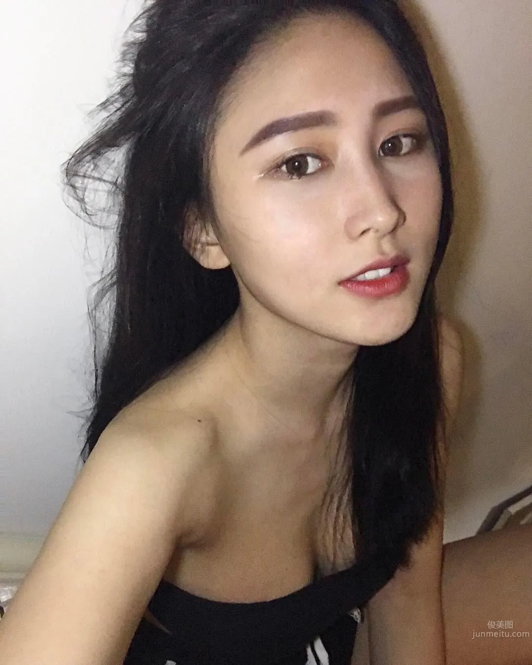 Chinese-Vietnamese Mixed-Race Beauty Gu Tingxuan, Back, Breasts and Legs, the Three Peaks photo 11