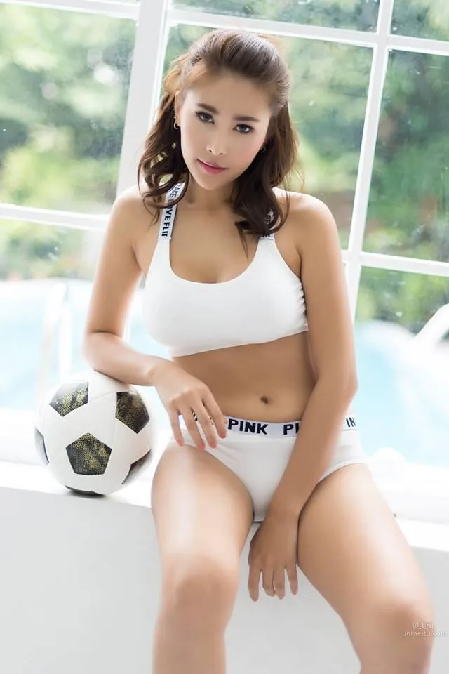 Thai Model Ghanda Suriyamanee Sexy Photo Beautiful Pictures photo 23