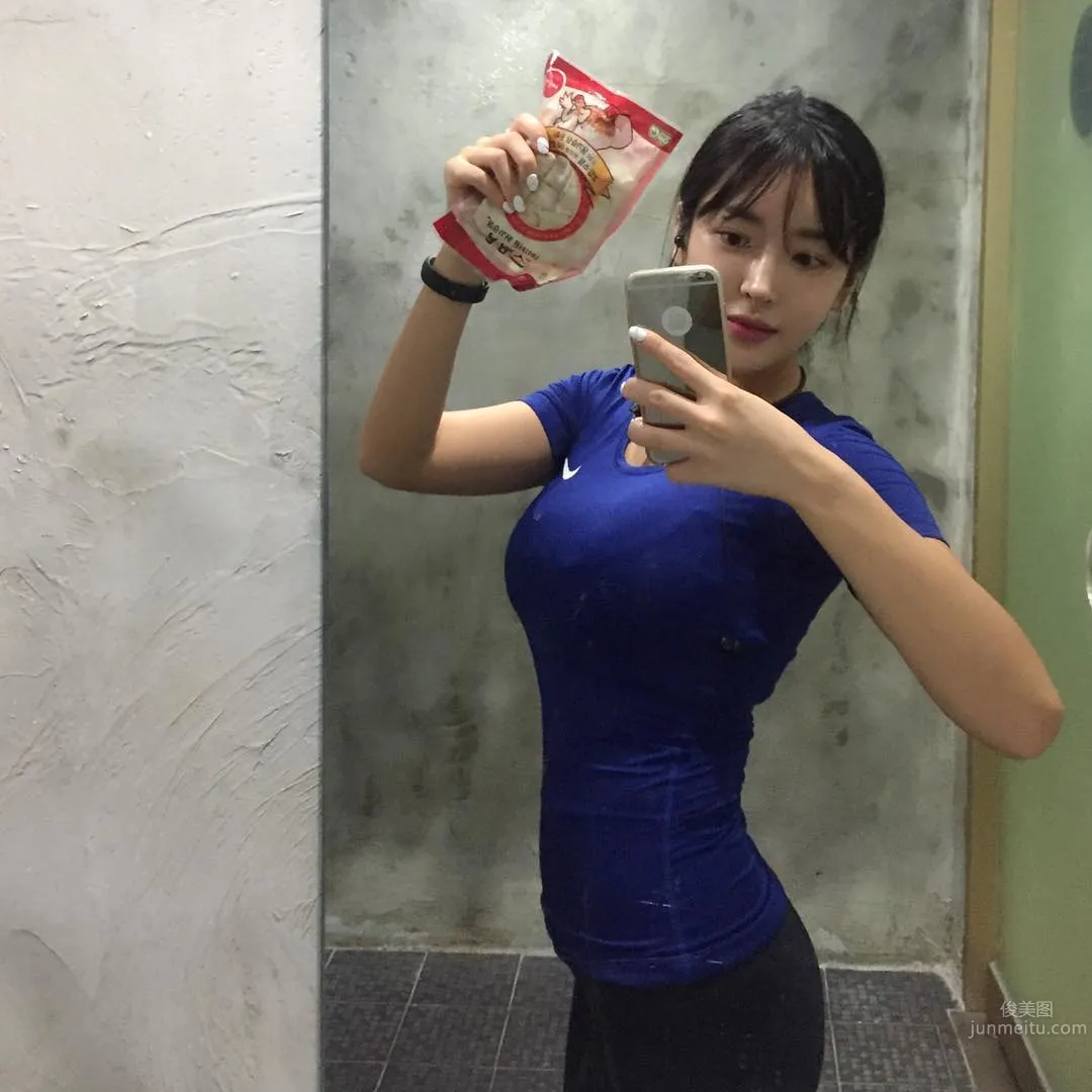 Korean Fitness Beauty Kang Su Stuns the Whole Gym the Moment She Appears photo 34