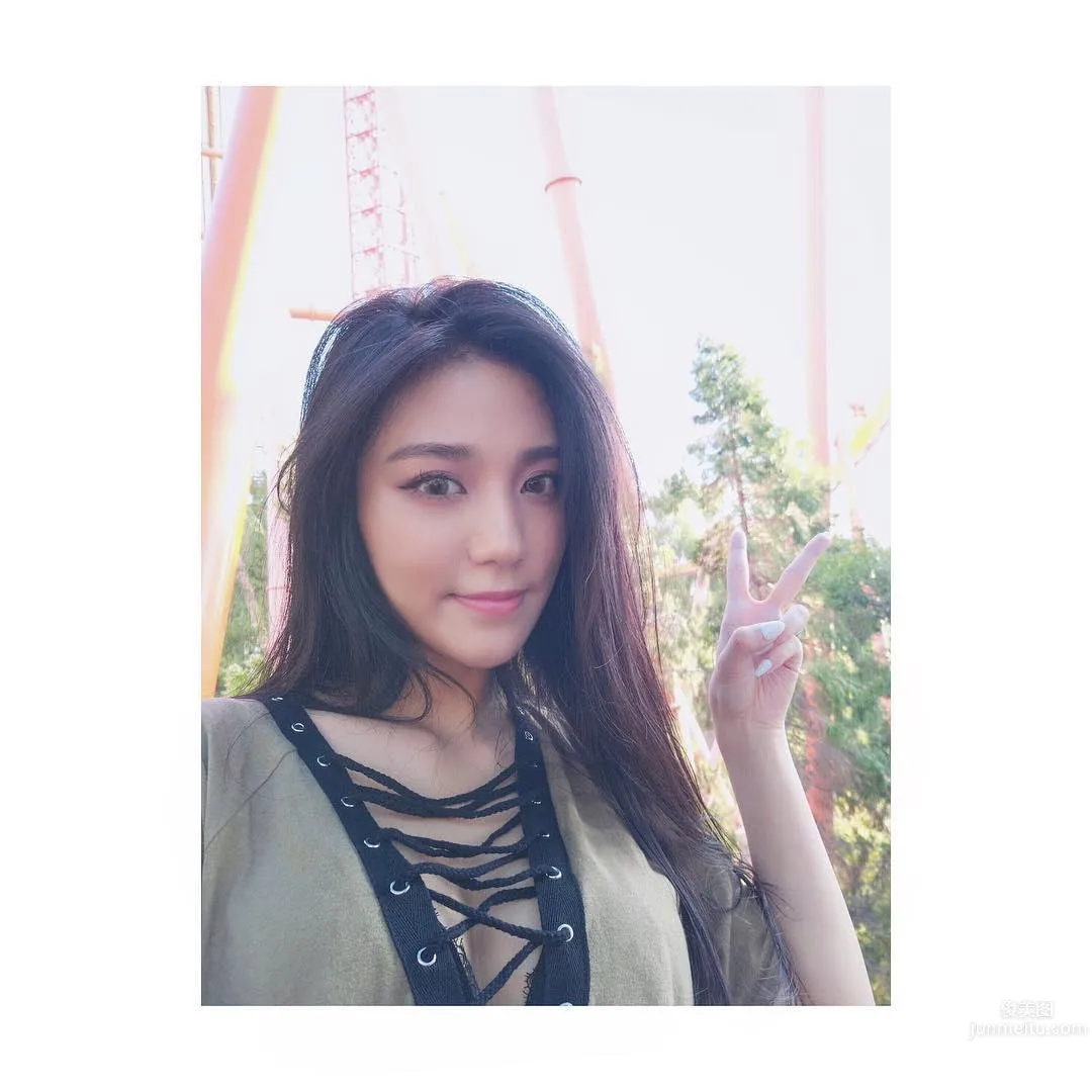 Miss Rebecca, Boyfriend's Perspective Is Too Eye-Catching photo 9