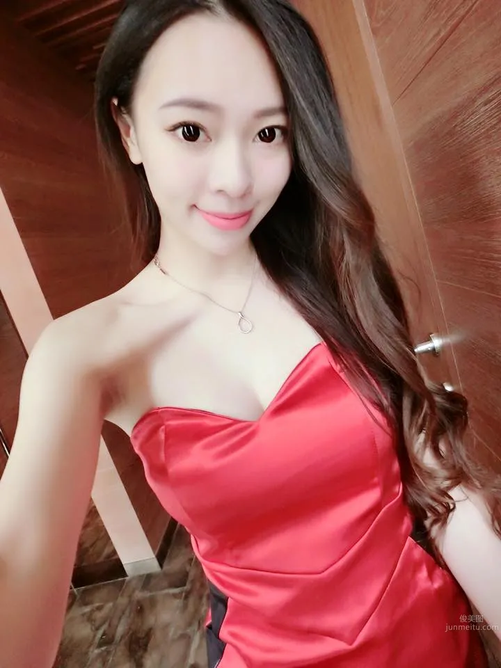 Sweet Beauty Xiaomai MaiMai, the Focus of Both Auto Shows and Game Shows photo 7