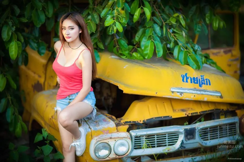 深邃美女Tanyaporn Heebkaew 田間地頭香車美女寫真 6