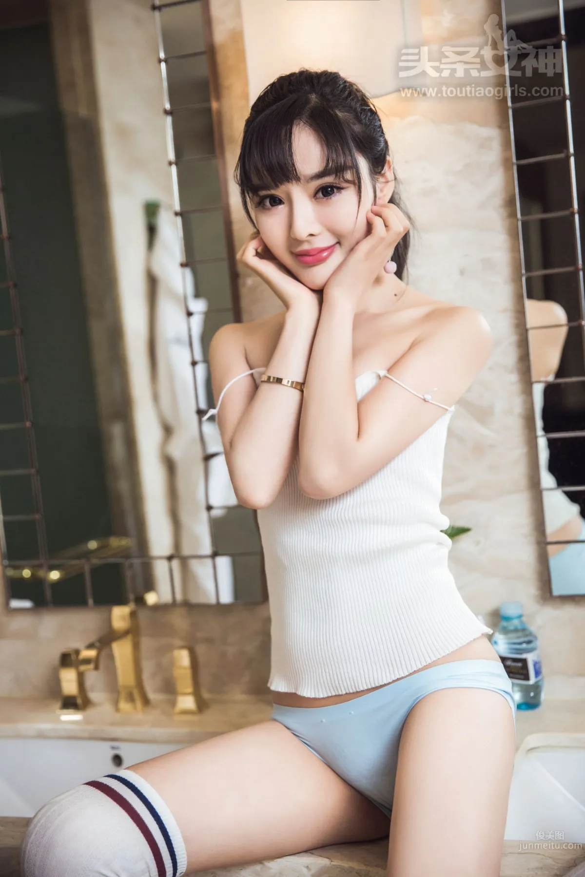 头条美少女周熙妍 少女怀春腿长有料_10