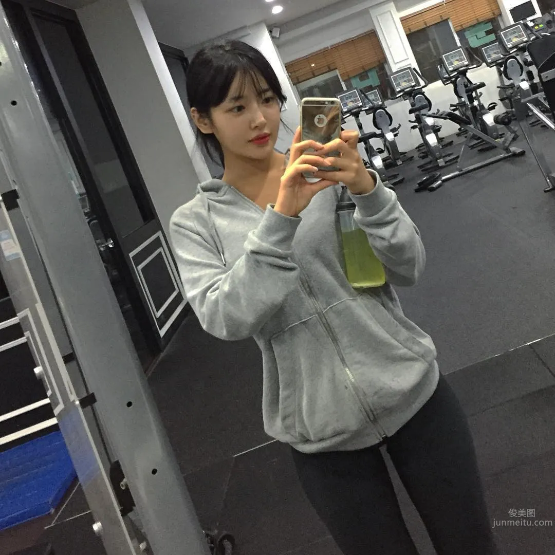 Korean Fitness Beauty Kang Su Stuns the Whole Gym the Moment She Appears photo 24