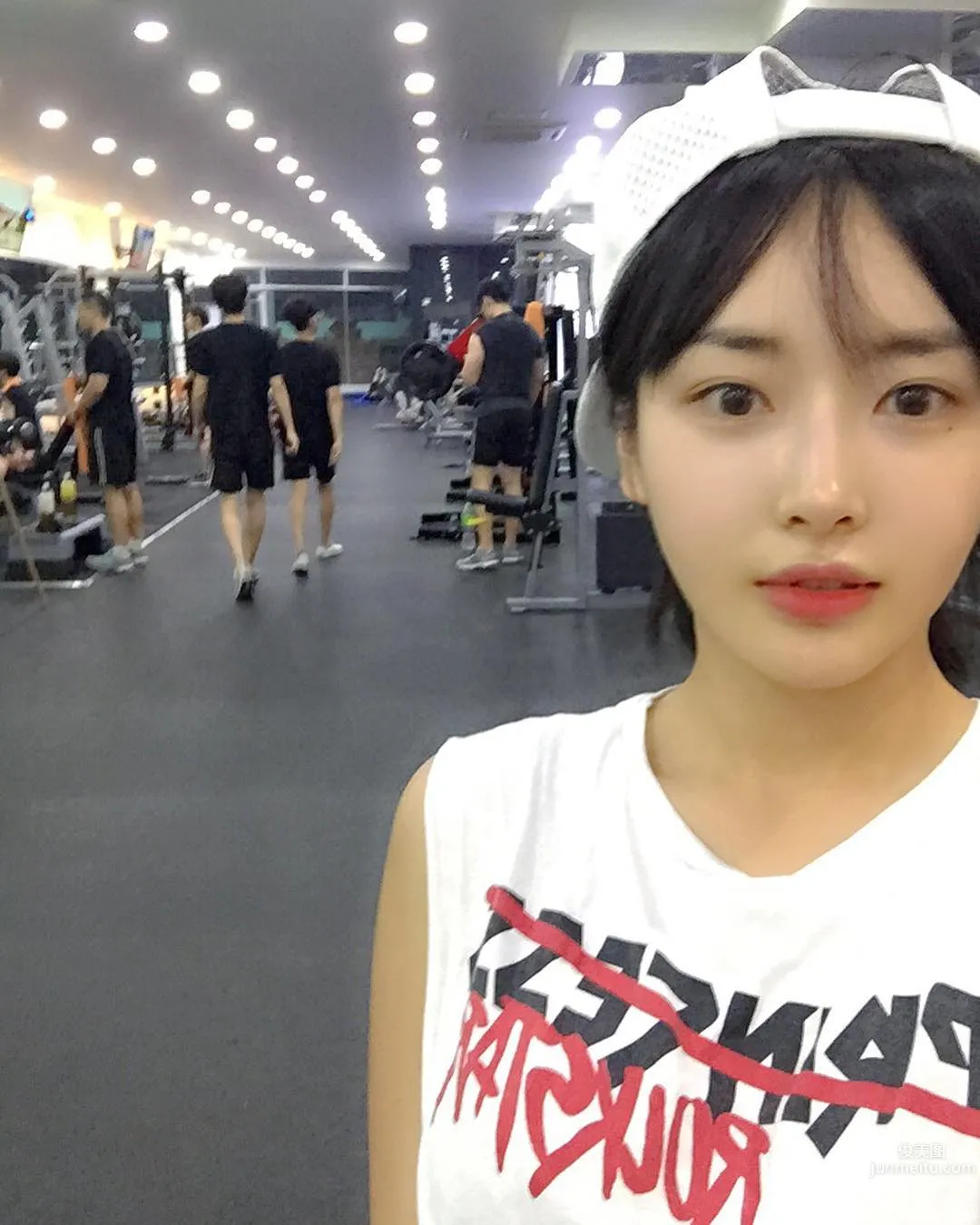 Korean Fitness Beauty Kang Su Stuns the Whole Gym the Moment She Appears photo 27