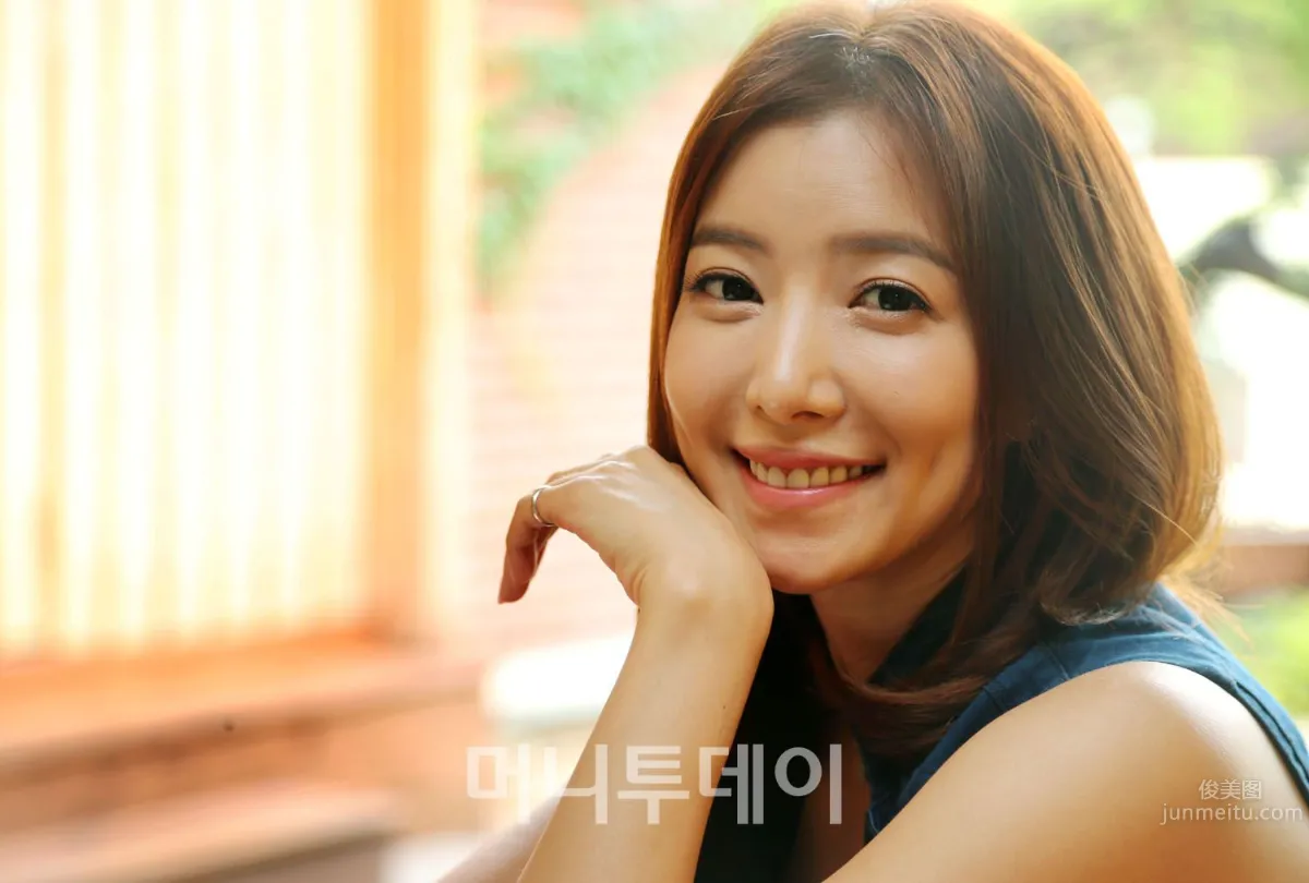 韓國氣質美女尹世雅寫真美圖 6