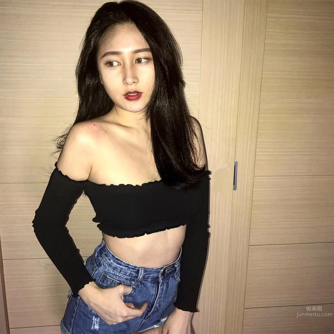 Chinese-Vietnamese Mixed-Race Beauty Gu Tingxuan, Back, Breasts and Legs, the Three Peaks photo 16