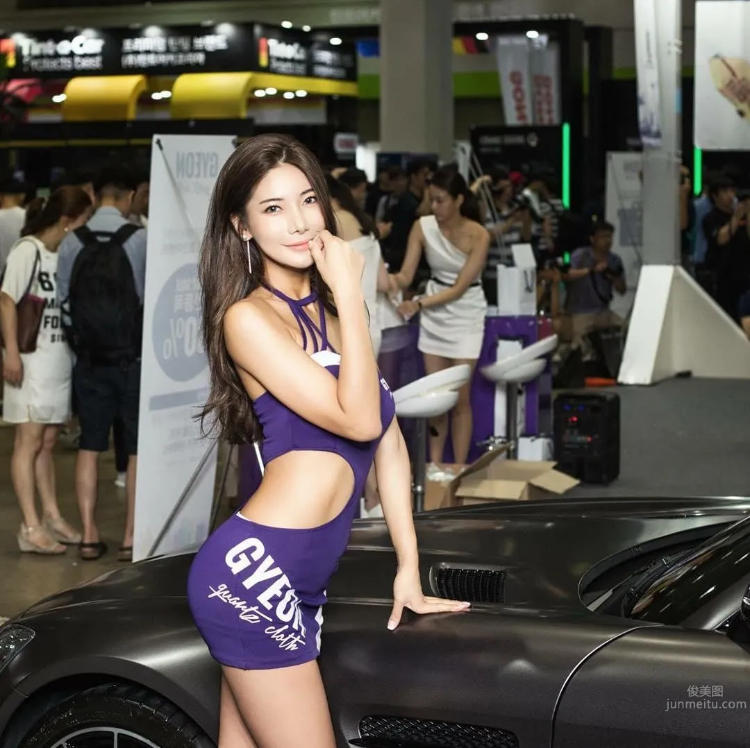 South Korean Fitness Beauty Mizili Yoon, Sexy Whether as Car Model or Sign Holder photo 38