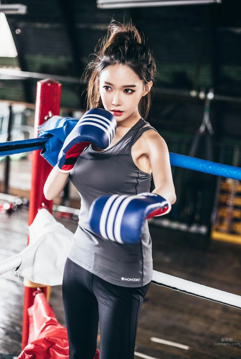 Yoon Ae Ji- 香汗淋漓的運動型寫真 51
