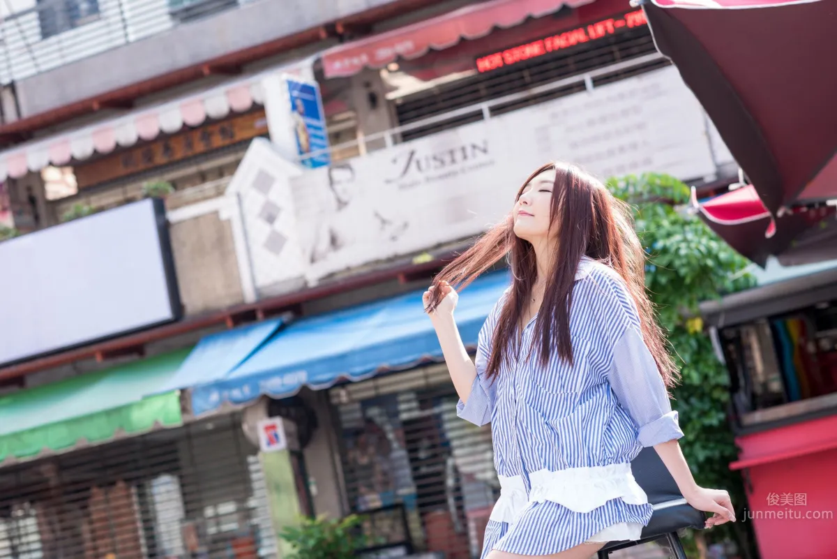 Xie Fuyu, Mature Woman Photo Series: Ximending Street photo 5