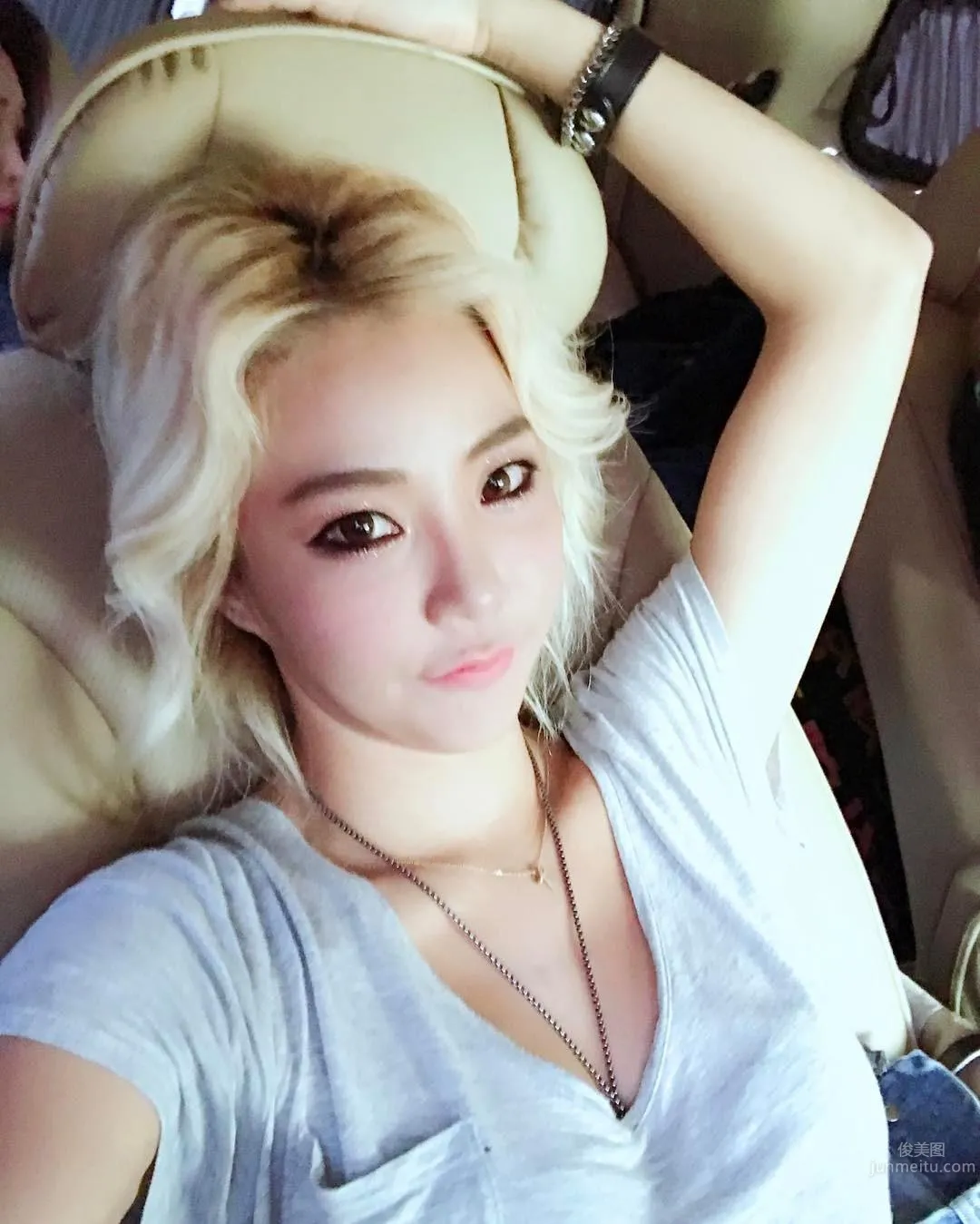 韓國舉牌女郎Lee Bom Yi非主流私房照 2