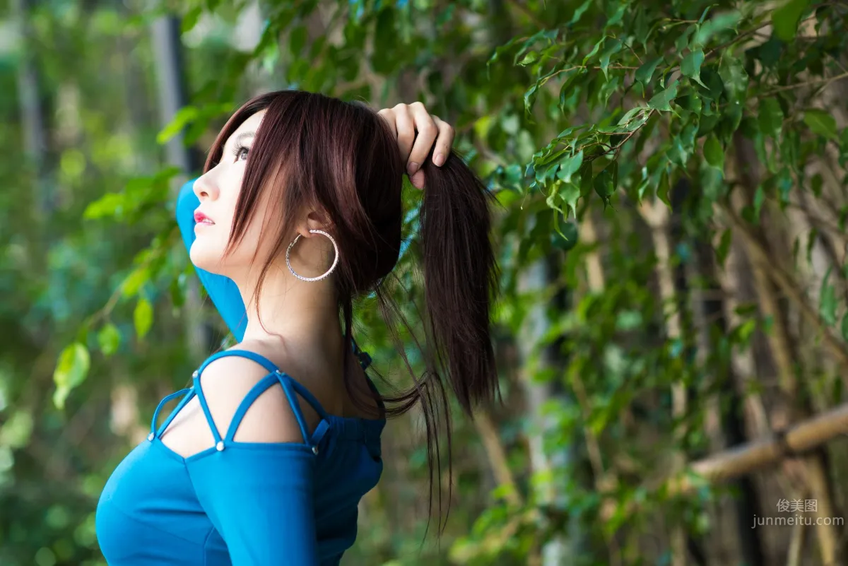 Xie Fuyu, Mature Woman Photo Series: Ximending Street photo 21