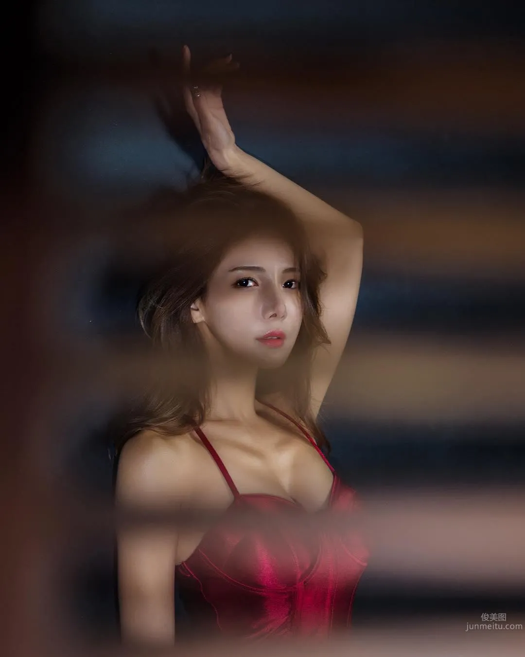 South Korean Fitness Beauty Mizili Yoon, Sexy Whether as Car Model or Sign Holder photo 21
