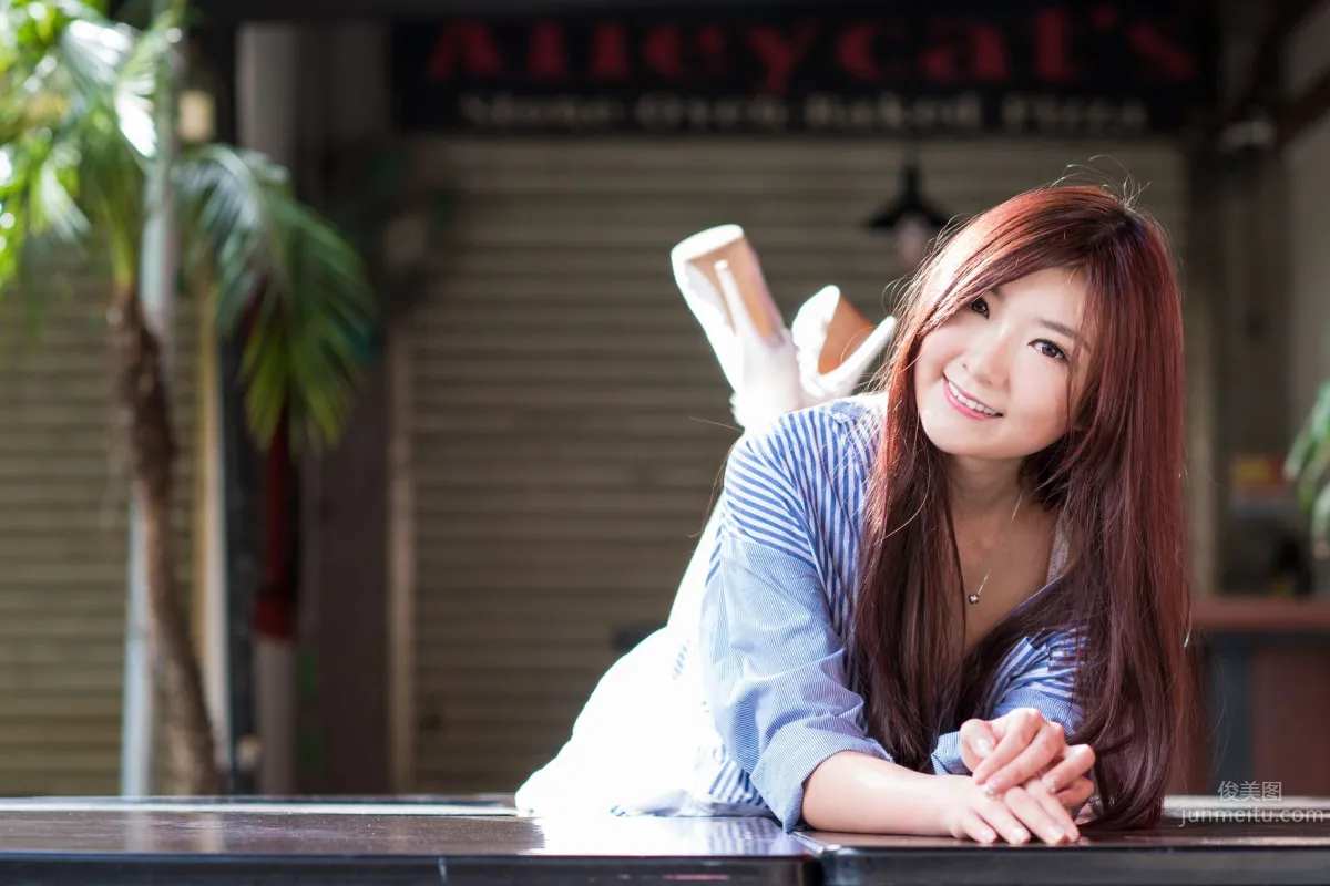 Xie Fuyu, Mature Woman Photo Series: Ximending Street photo 13