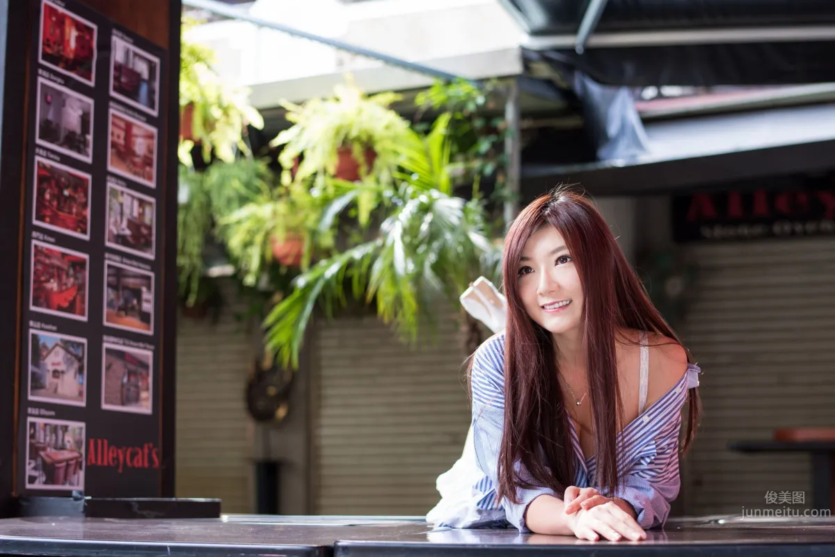 Xie Fuyu, Mature Woman Photo Series: Ximending Street photo 16