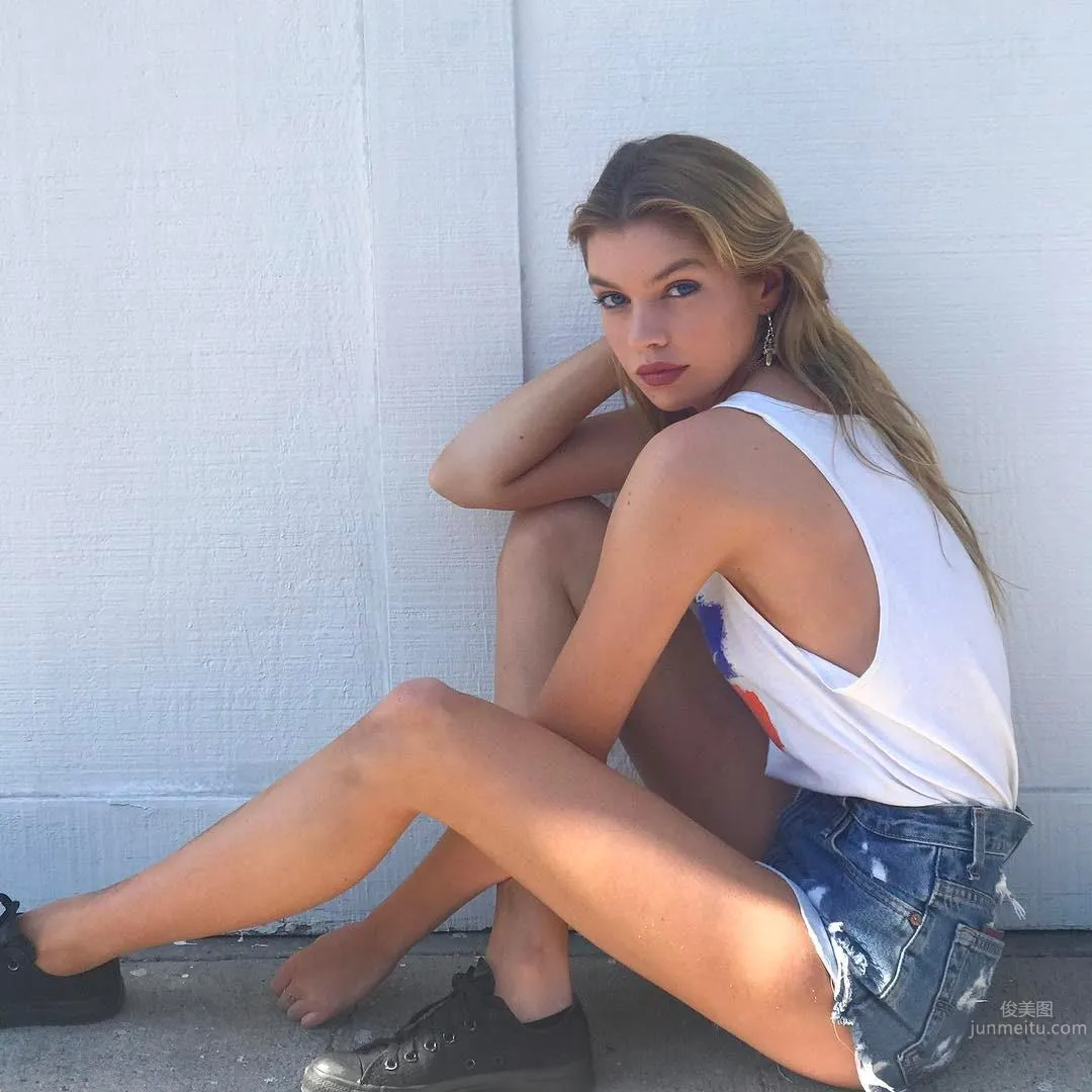 維密天使Stella Maxwell 冷豔性感IG私房照 15