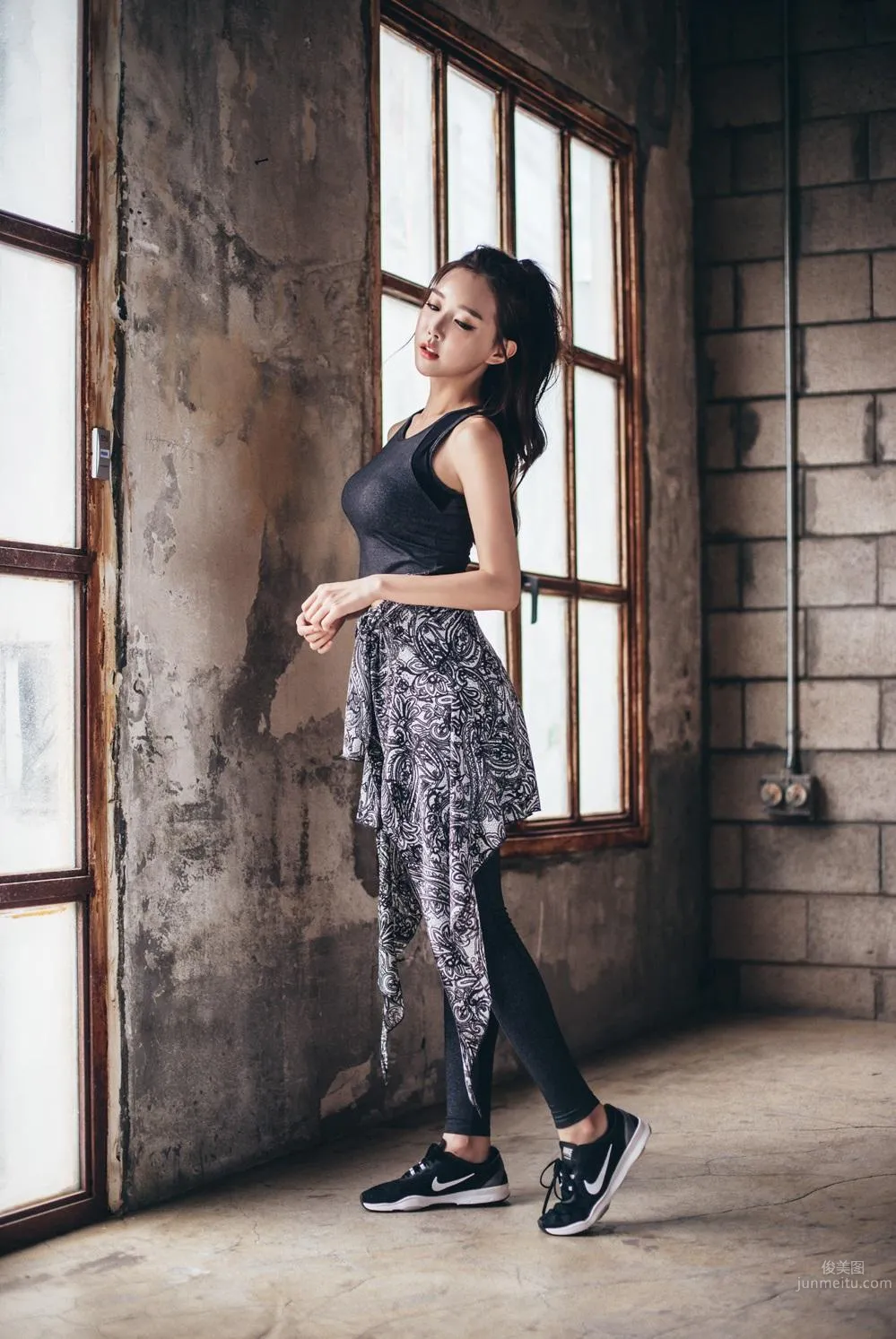 Yoon Ae Ji- 香汗淋漓的運動型寫真 38