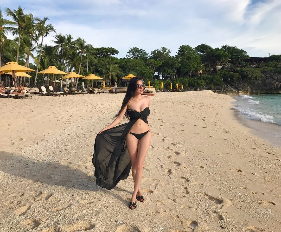 菲律宾美人Sunshine Guimary 杜拜帆船酒店大秀浑圆美胸_24