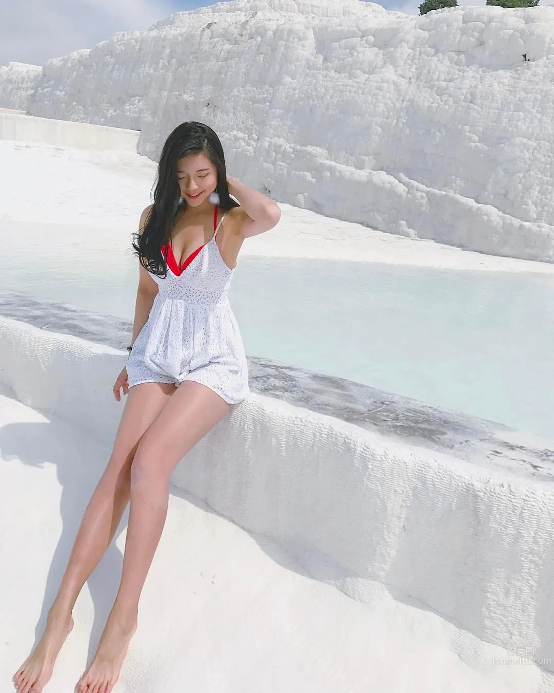 Pretty Girl Chen Pinyan Playing in the Water by the Japanese Seaside, Releasing the Healthiest and Most Beautiful Figure on the Beach photo 14