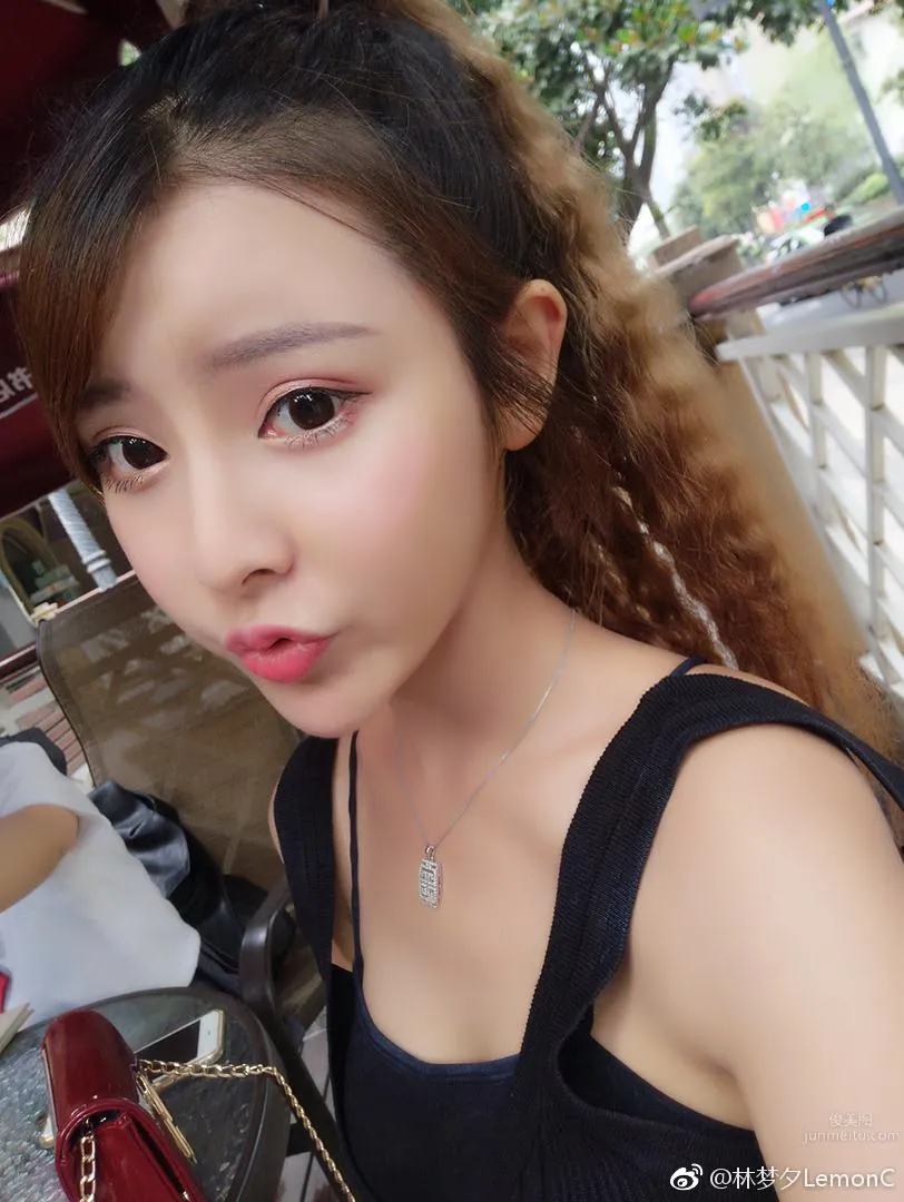 Energetic Girl Lin Mengxi, Pure Face and Proud Figure photo 3