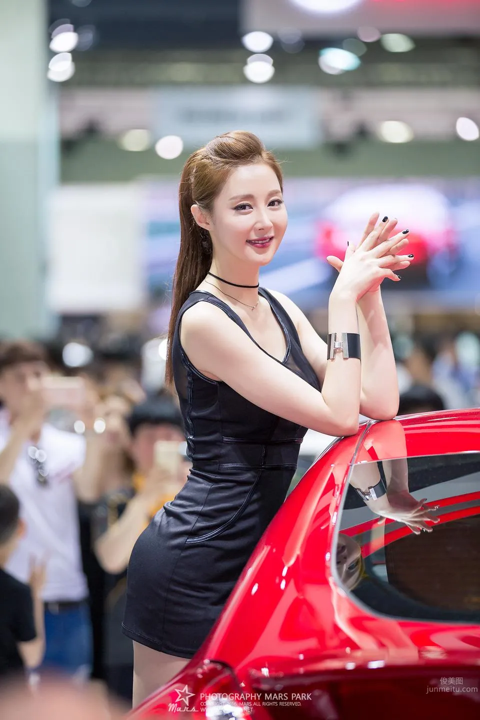 Eun Bin - Elegant Car Model Gracefully Appears photo 6