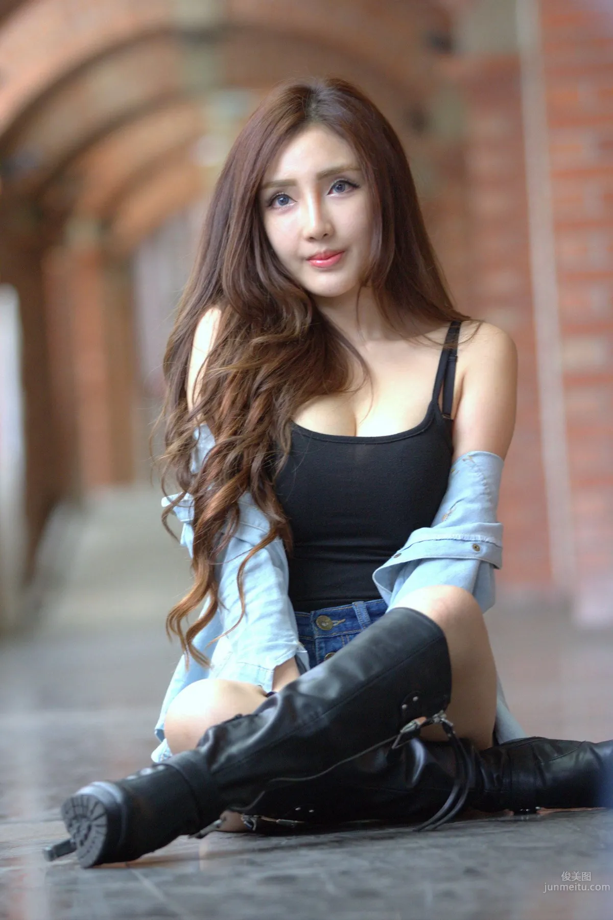 趙芸- 成熟女人戶外寫真系列三 13