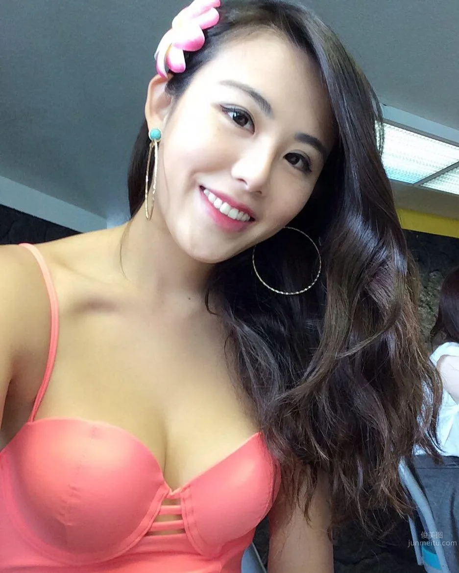 Hong Kong Beauty Mandy Ng, Red Bikini Beach Stroll photo 17