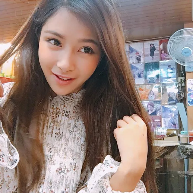 Hong Kong Beauty Zhong Xinan, Optimistic Girl Private Shoot photo 17