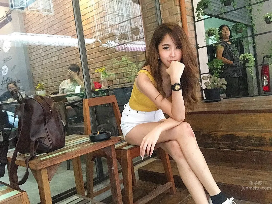 Malaysian Johor Beauty Li Jiali, Star-Like Elegance with Unfathomably Deep Cleavage photo 16