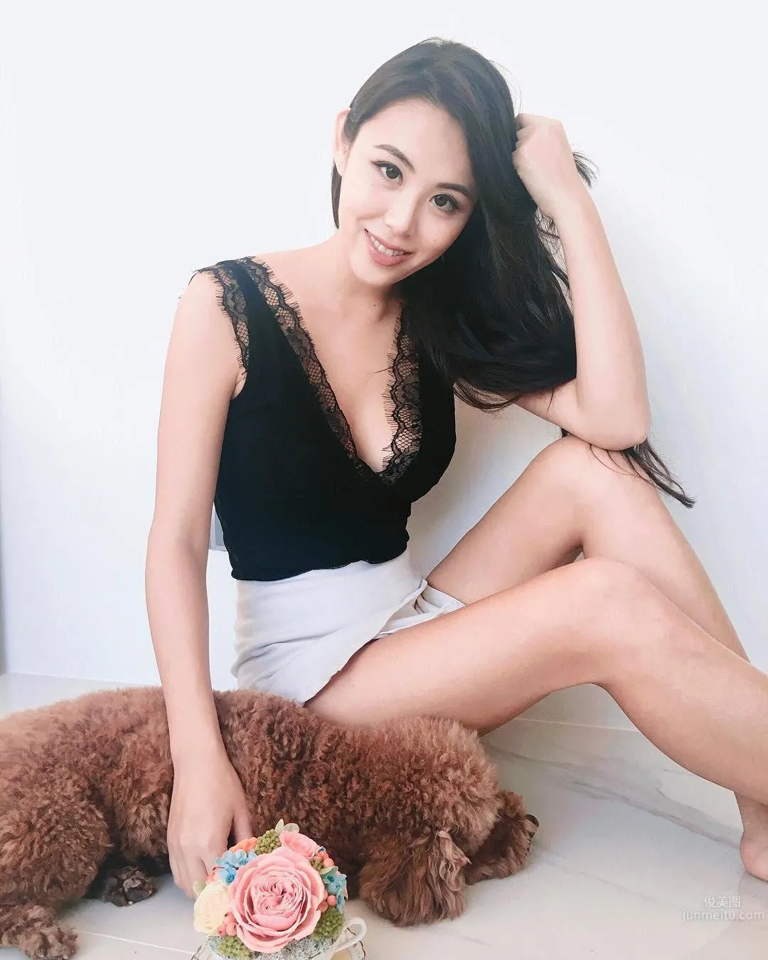 Hong Kong Beauty Mandy Ng, Red Bikini Beach Stroll photo 22