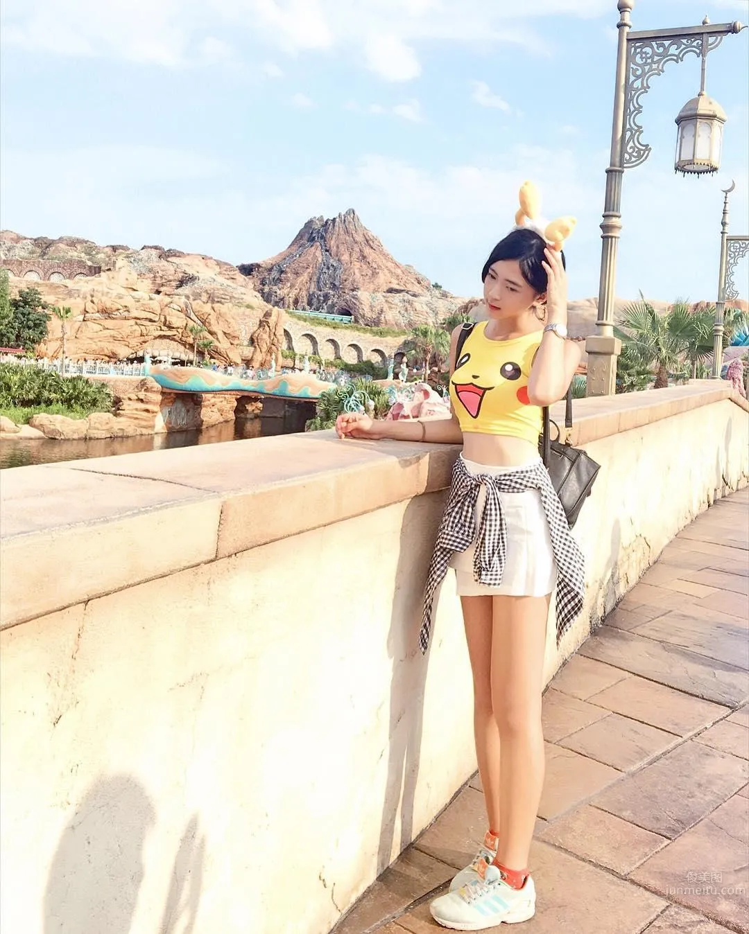 正妹品妍日本海边玩水 沙滩释放健康最美体态_5