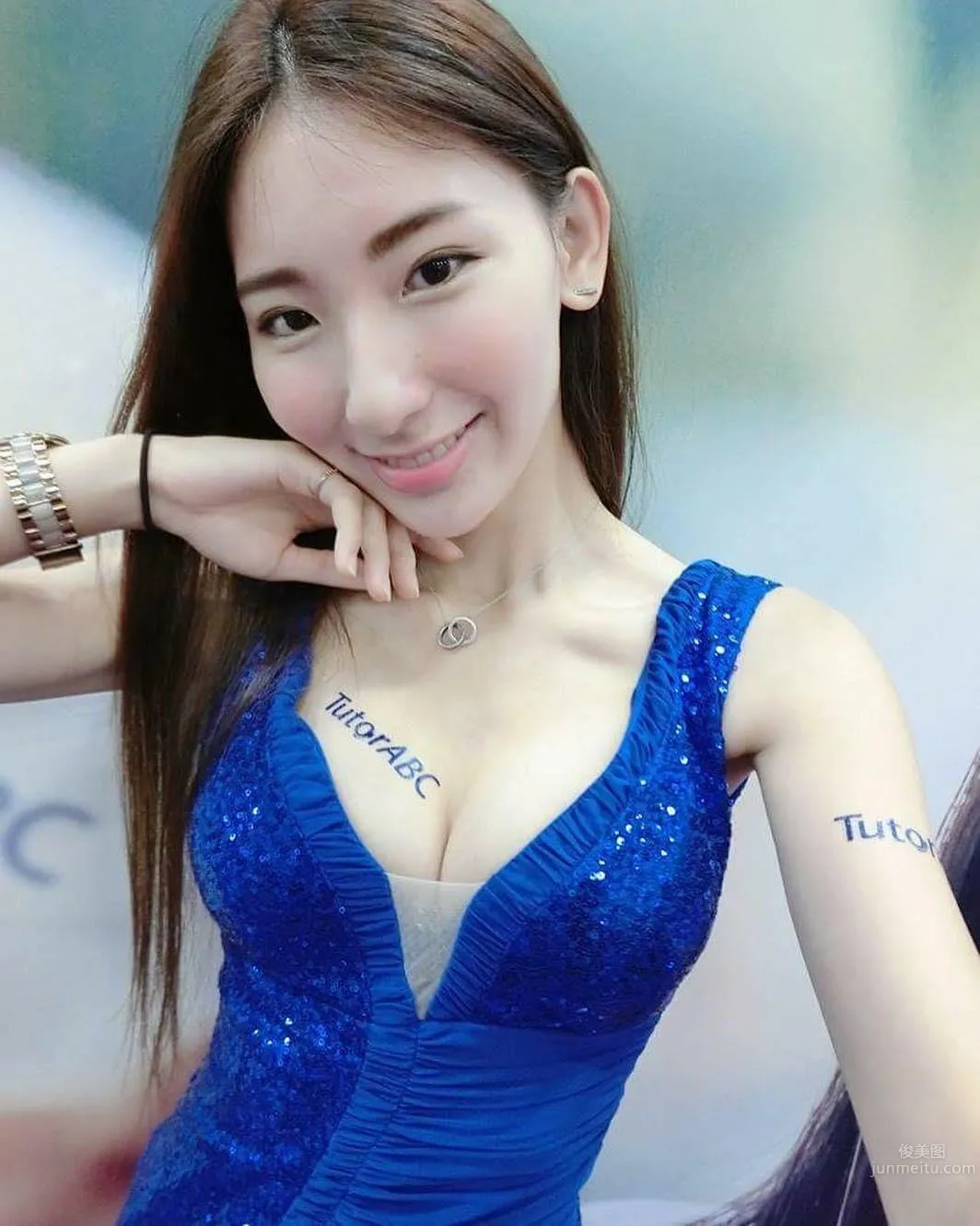 Taiwan Model He Weizhen Peerless Beautiful Legs Private Shoot photo 6