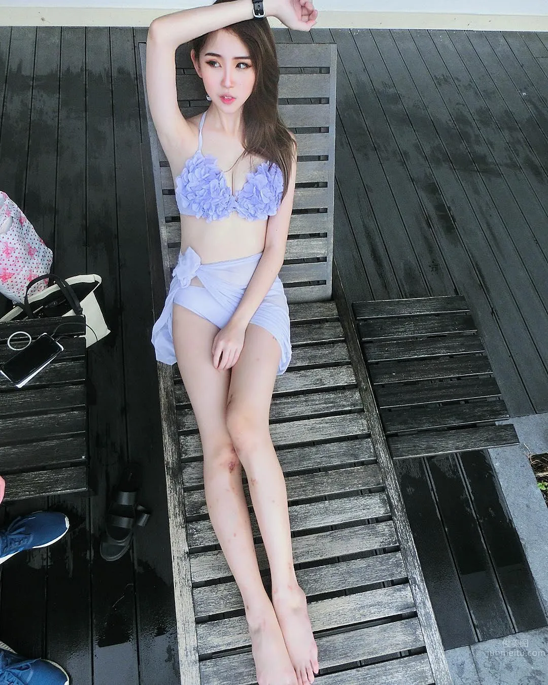 Malaysian Johor Beauty Li Jiali, Star-Like Elegance with Unfathomably Deep Cleavage photo 12