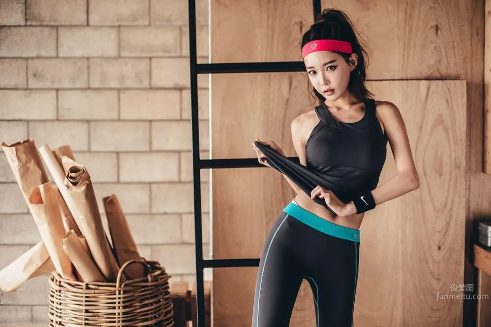 Yoon Ae Ji- 香汗淋漓的運動型寫真 2