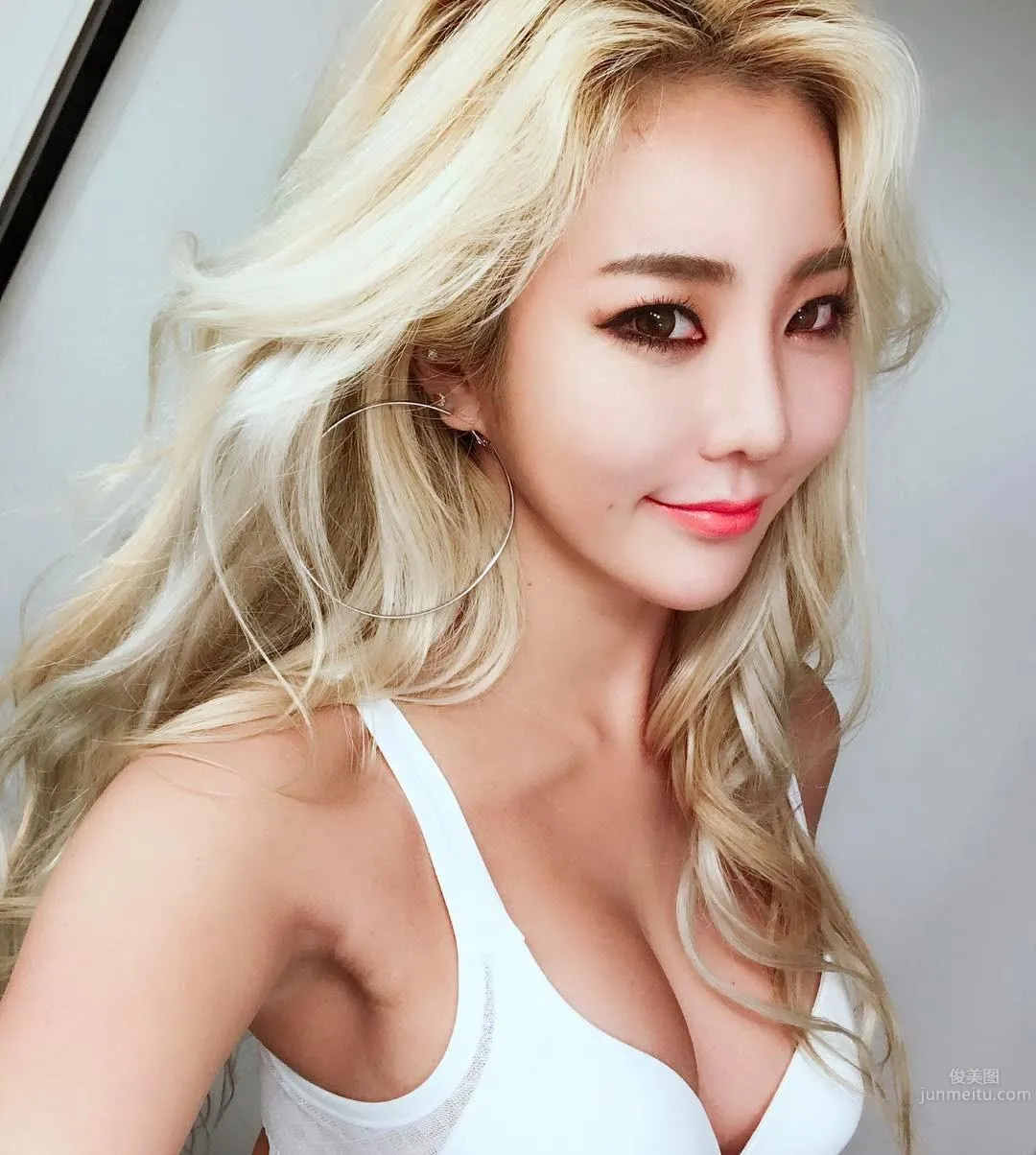韓國舉牌女郎Lee Bom Yi非主流私房照 3